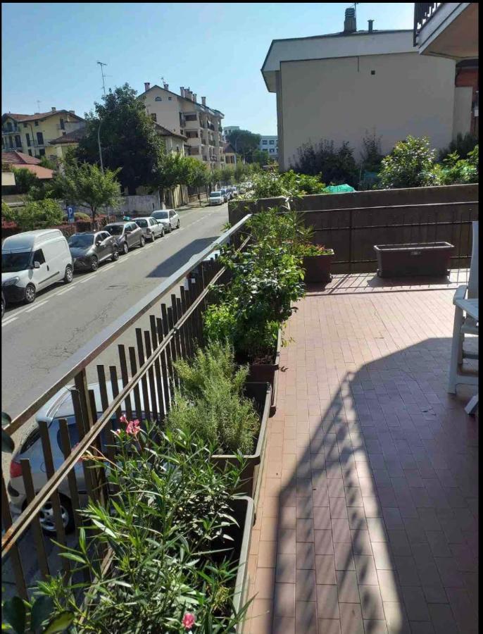 Sesto Calende Centro Appartement Buitenkant foto