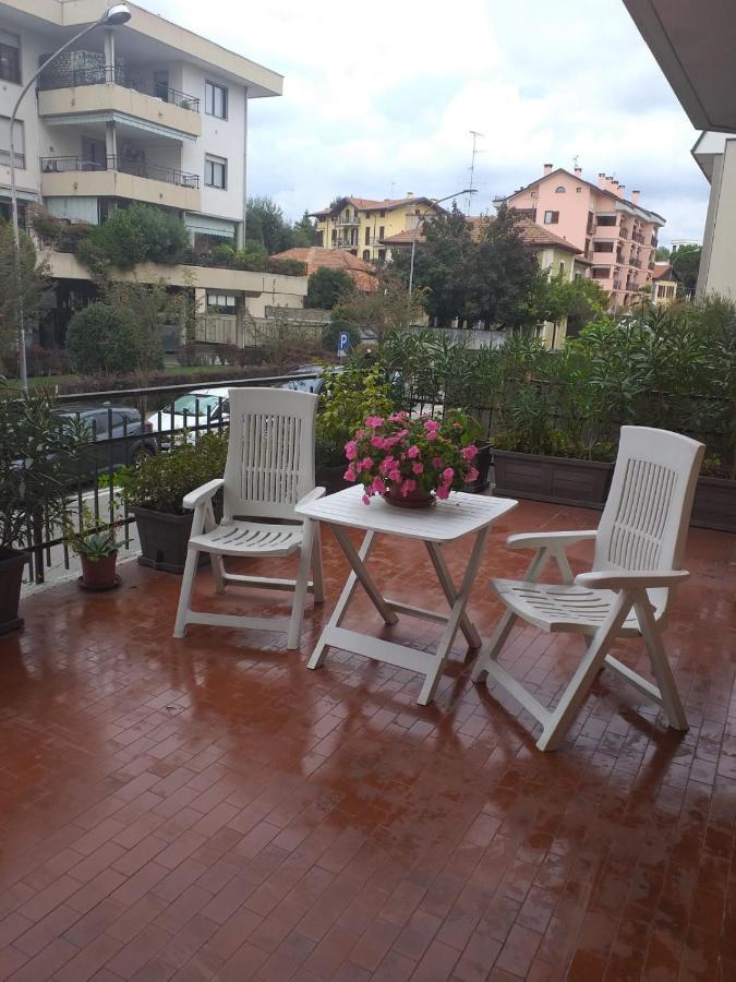 Sesto Calende Centro Appartement Buitenkant foto
